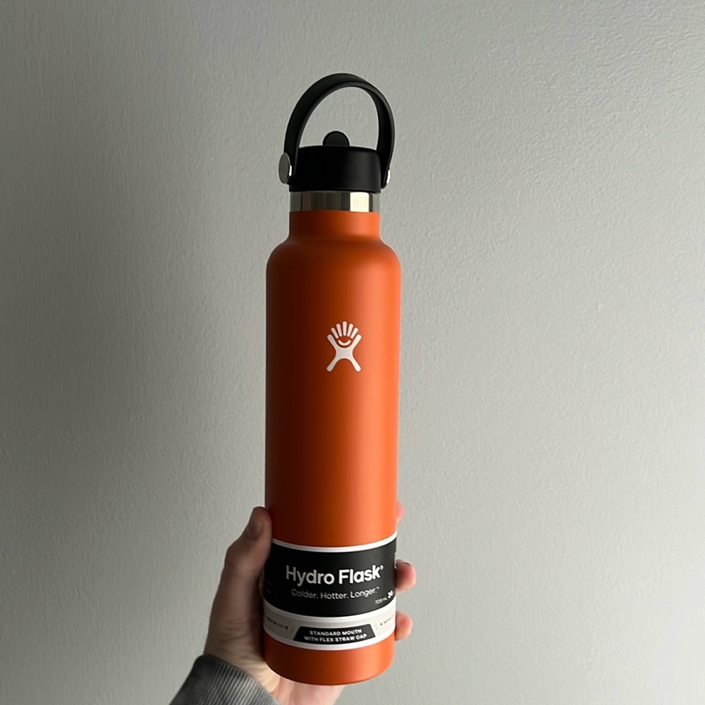 Brand New Orange HYDRO FLASK 24 oz. Standard Mouth, Mesa